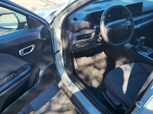 Used 2025 Kia K4 LXS image 5