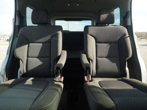 Used 2023 GMC Acadia SLE w/ Driver Convenience Package image 33