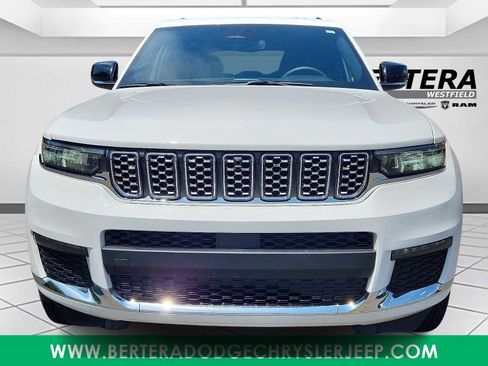 Used 2024 Jeep Grand Cherokee Limited 4xe image 2