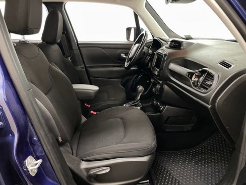 Used 2018 Jeep Renegade Altitude AWD/4WD image 31