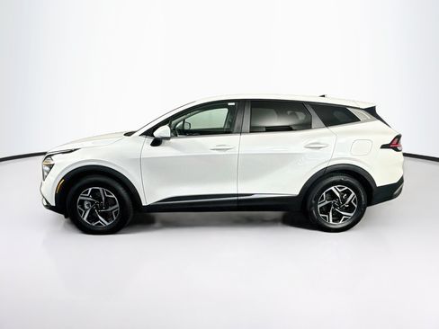 Used 2025 Kia Sportage LX FWD image 4