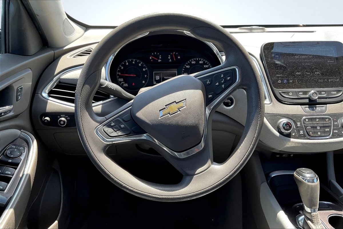 Used 2020 Chevrolet Malibu LT FWD image 5