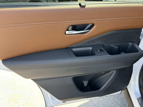 New 2026 Nissan Pathfinder Platinum w/ Lighting Package AWD/4WD image 19