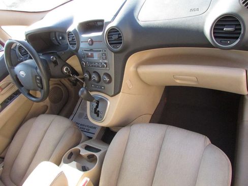 Used 2007 Kia Rondo LX w/ Convenience Pkg image 29
