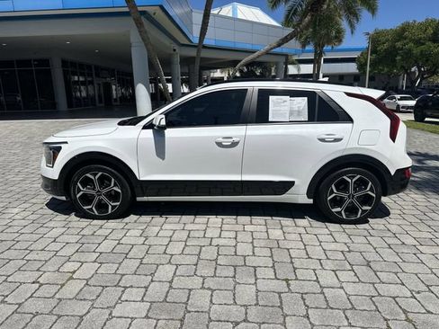 Used 2023 Kia Niro EX Touring FWD image 15