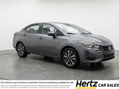 Used 2025 Nissan Versa SV image 1