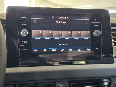 New 2026 Volkswagen Jetta SE FWD image 27