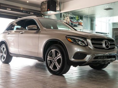 Used 2019 Mercedes-Benz GLC 300 4MATIC image 1