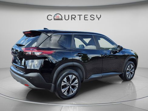 Certified 2023 Nissan Rogue SV FWD image 7