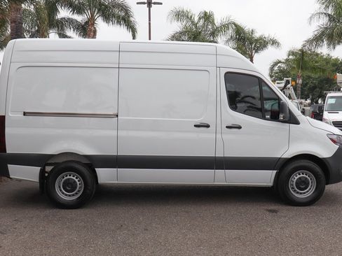 Used 2023 Mercedes-Benz Sprinter 144 Cargo image 11