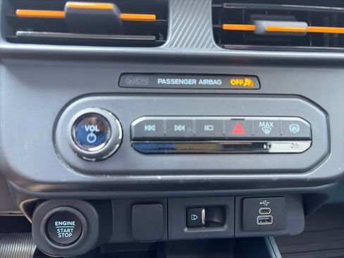 Used 2025 Ford Maverick Tremor AWD/4WD image 17