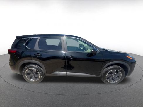 Used 2025 Nissan Rogue SV FWD image 16