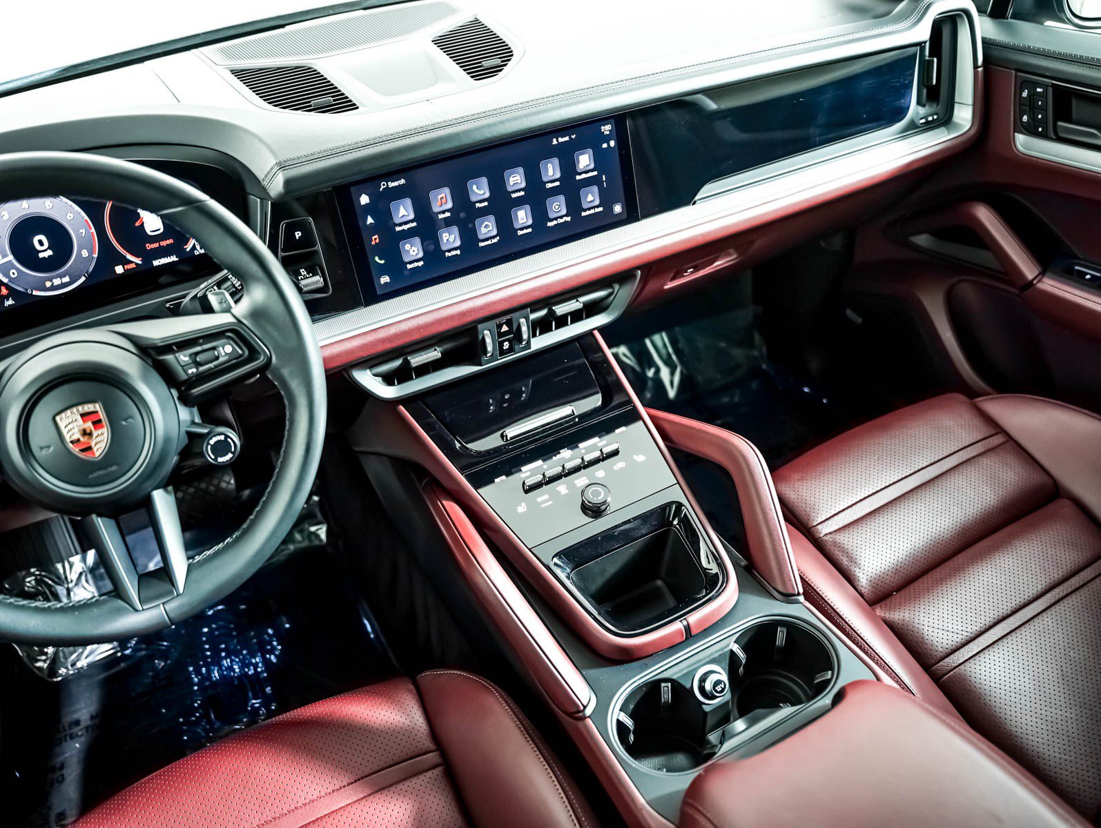 Certified 2024 Porsche Cayenne AWD/4WD image 19