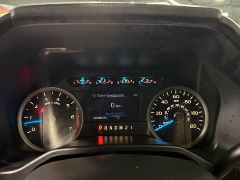 Used 2016 Ford F150 XLT w/ Equipment Group 302A Luxury AWD/4WD image 11