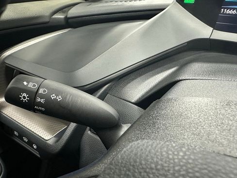 Used 2024 Toyota Prius Limited image 21