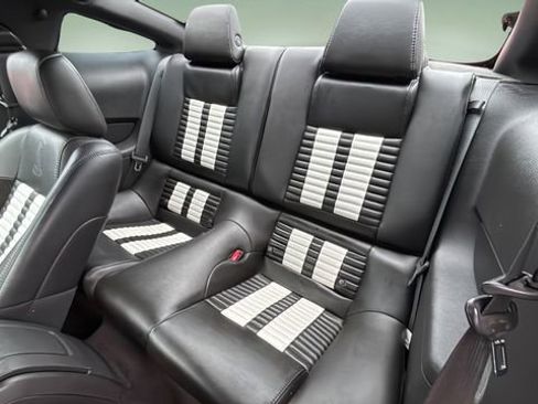 Used 2011 Ford Mustang Shelby GT500 w/ SVT Performance Pkg image 19