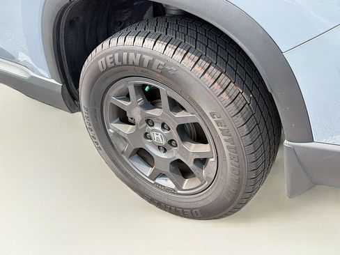 Used 2025 Honda Pilot TrailSport image 38
