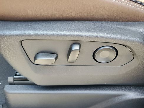 New 2025 Chevrolet Suburban High Country w/ Sun And Tow Package image 18