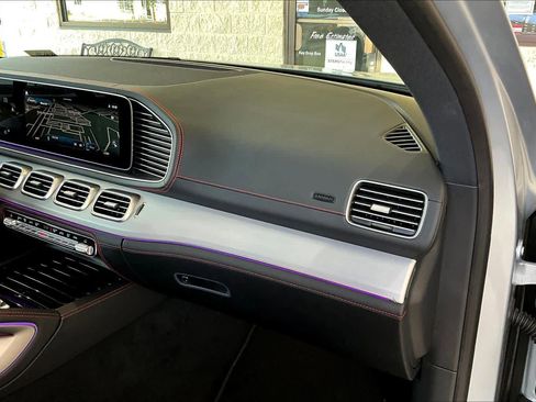 Used 2025 Mercedes-Benz GLE 53 AMG 4MATIC image 18