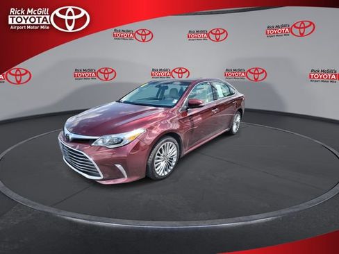 Used 2018 Toyota Avalon Limited w/ All Weather Liner Package FWD image 4