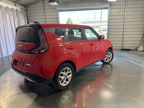 Used 2025 Kia Soul LX w/ LX Technology Package image 5