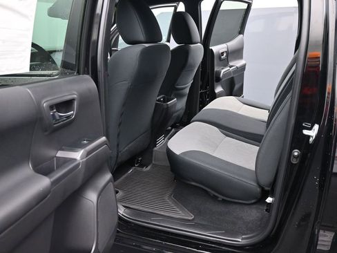 Used 2023 Toyota Tacoma TRD Off-Road image 16