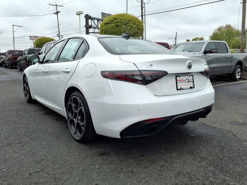 Used 2024 Alfa Romeo Giulia Veloce AWD/4WD image 21