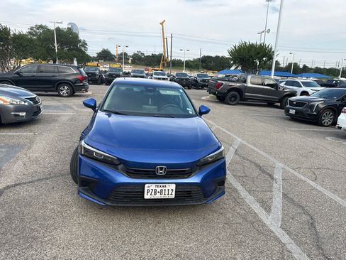 Used 2022 Honda Civic EX image 2