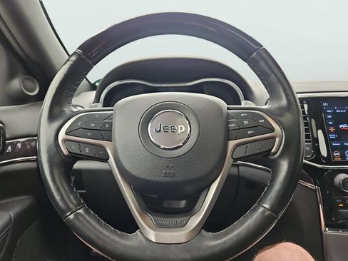 Used 2020 Jeep Grand Cherokee Overland AWD/4WD image 32