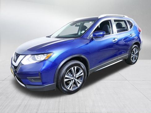 Used 2019 Nissan Rogue SV w/ Premium Package AWD/4WD image 3
