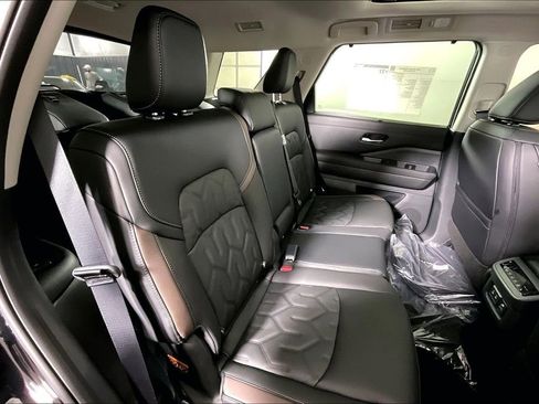 New 2026 Nissan Pathfinder Platinum w/ Cargo Package image 22