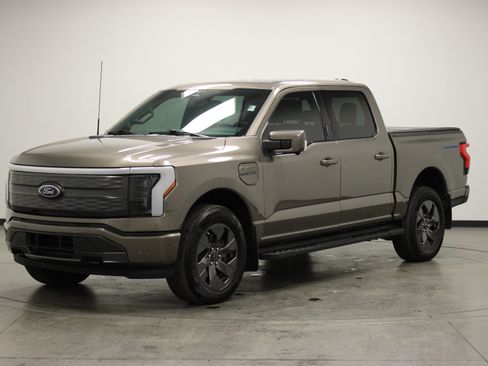 Used 2023 Ford F150 Lightning Lariat w/ Equipment Group 511A High image 4