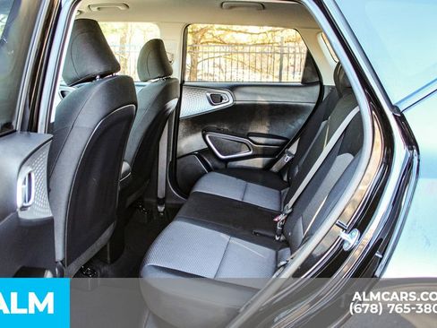 Used 2025 Kia Soul LX w/ LX Technology Package image 17