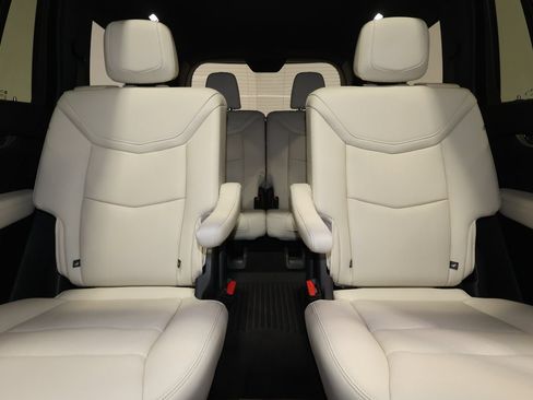 Used 2024 Cadillac XT6 Sport w/ LPO, Floor Liner Package AWD/4WD image 31
