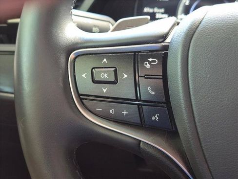 Used 2025 Lexus ES 350 w/ Premium Package FWD image 4