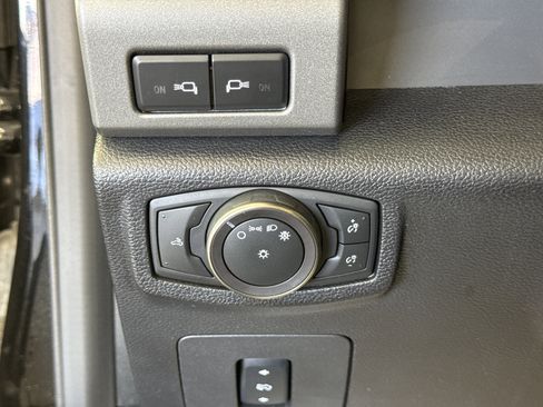 Certified 2018 Ford F150 Raptor w/ Equipment Group 802A Luxury image 24