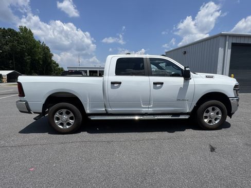Used 2025 RAM 2500 Big Horn AWD/4WD image 4