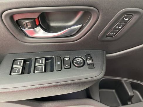 Used 2025 Honda Pilot Touring image 31