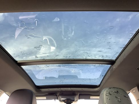 New 2026 Volkswagen Tiguan SE R-Line image 19