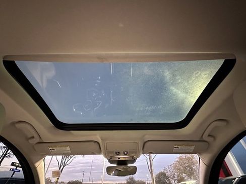 Used 2020 Jaguar XE S image 32