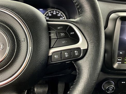 Used 2023 Jeep Renegade Limited image 19