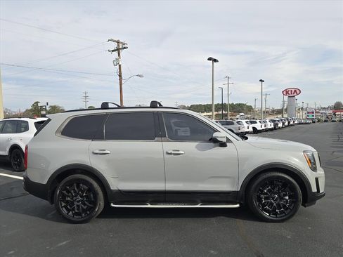 Used 2022 Kia Telluride EX w/ EX Premium Package image 2