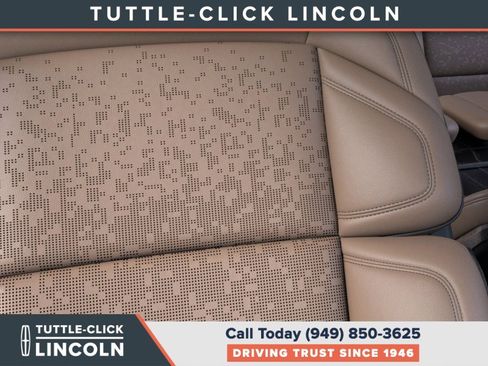 New 2026 Lincoln Navigator Black Label AWD/4WD image 16