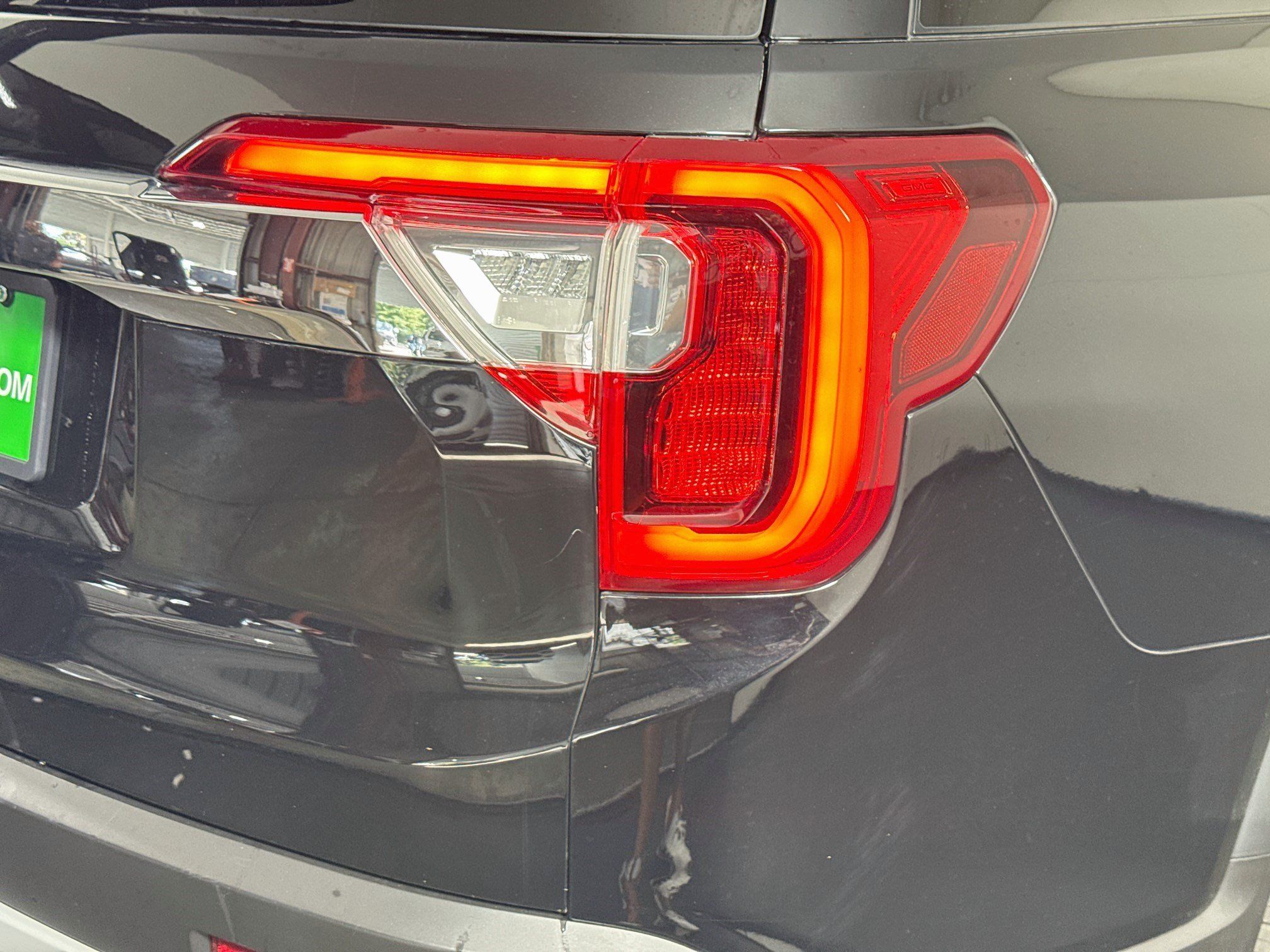 Used 2023 GMC Acadia SLT FWD image 34