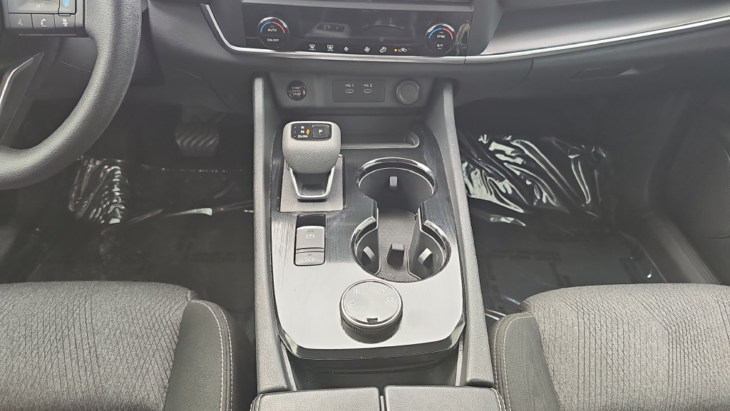 Used 2024 Nissan Rogue SV AWD/4WD image 18