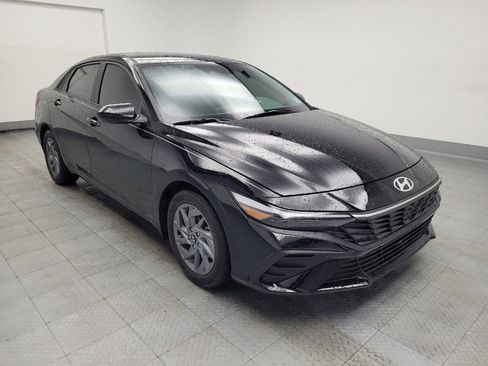 Used 2024 Hyundai Elantra SEL image 13