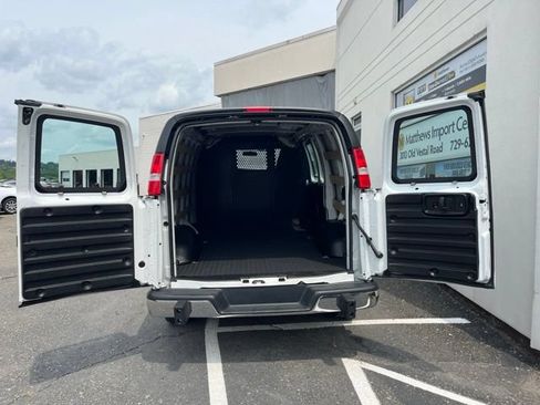 Used 2025 GMC Savana 2500 w/ Driver Convenience Package RWD image 20