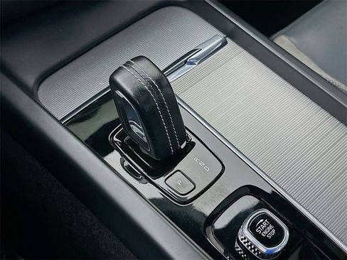 Used 2022 Volvo S60 B5 R-Design w/ Advanced Package image 16