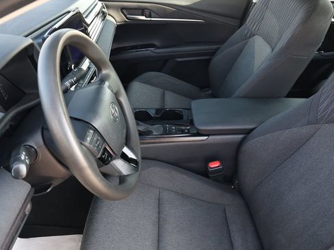Used 2025 Toyota Camry LE FWD image 15