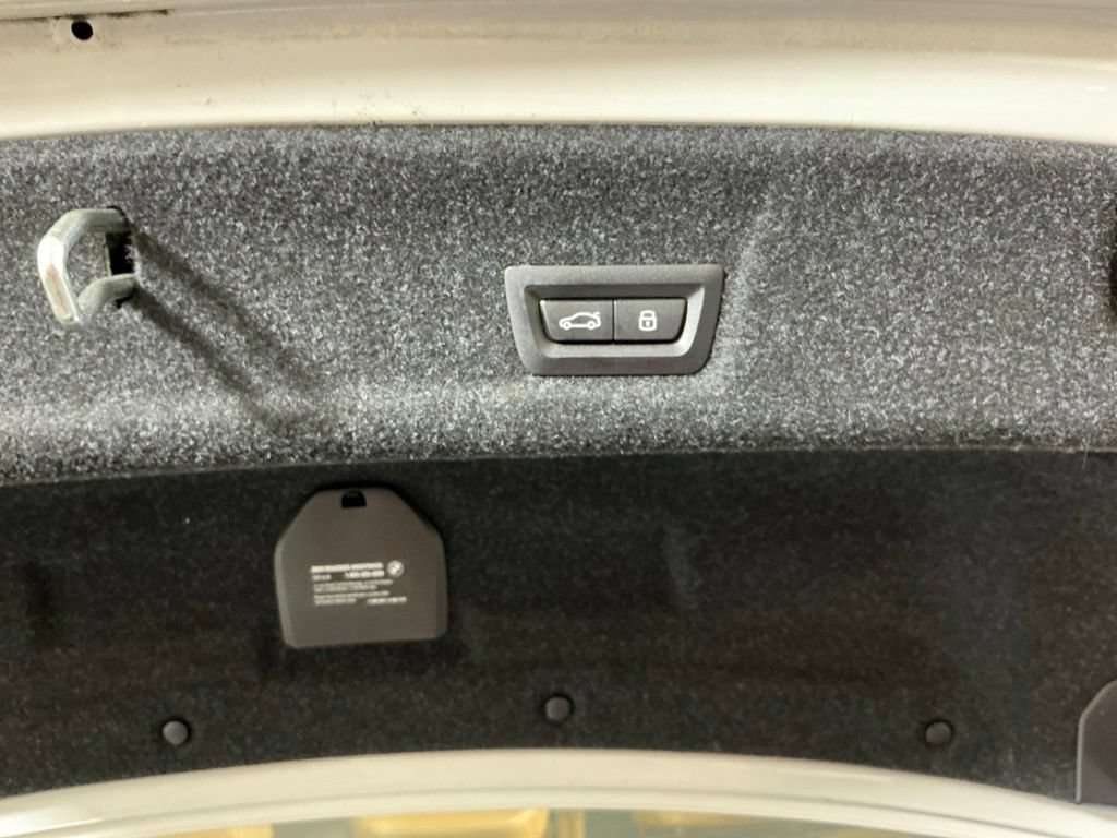 Certified 2025 BMW 330i Sedan w/ Premium Package RWD image 31